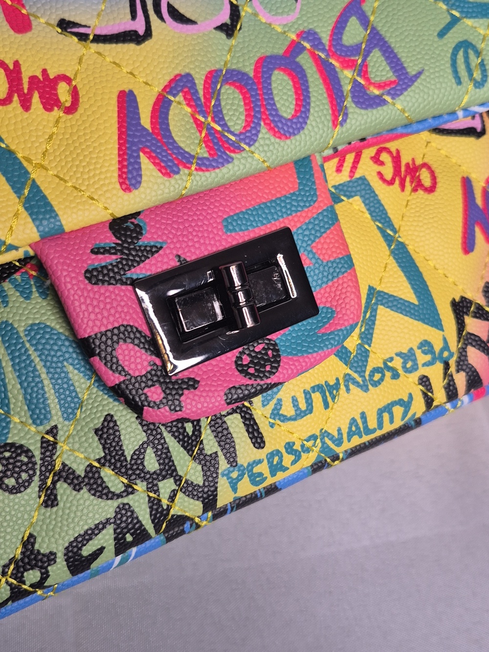 Graffiti Print Chain Shoulder Bag - Multicolor - Picture 9 of 12
